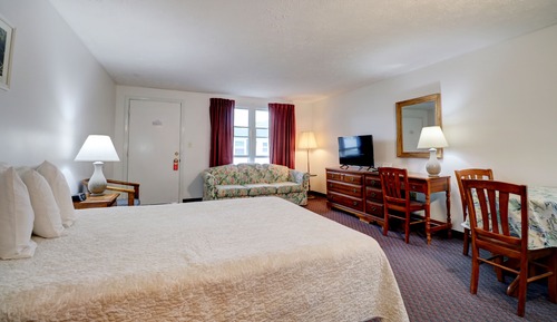 Deluxe Room, Multiple Beds, Non Smoking, Kitchenette
