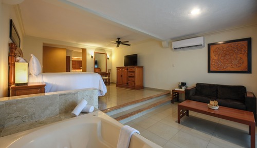 BEACHFRONT JUNIOR SUITE