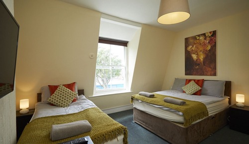 Classic Triple Room, Shared Bathroom, City View (Room 4)