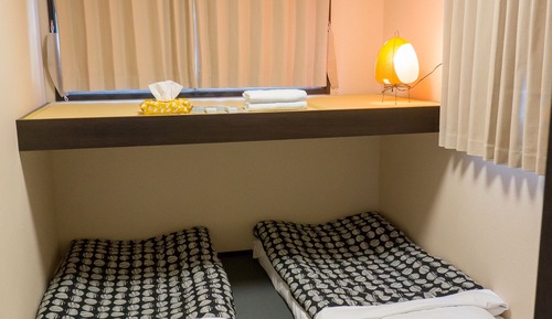 Private twin room with 1 Lofted bed, Shared Toilet and Shower