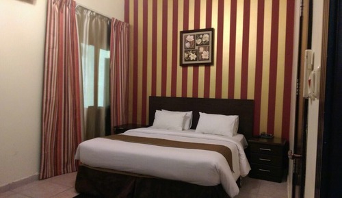 Chalet, 3 Bedrooms ( Rocky beach )