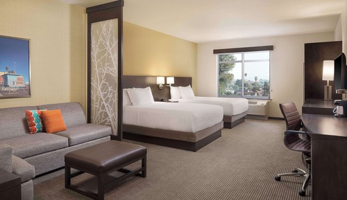 Room, Multiple Beds (High Floor, 2 Queen & 1 Sofa Bed)