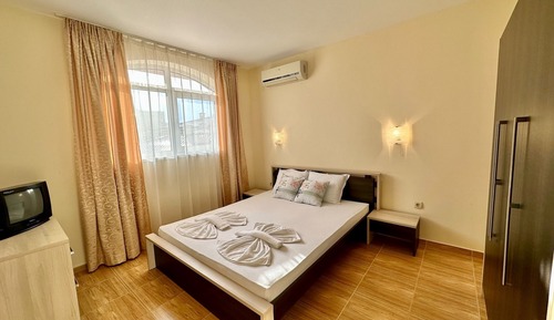 Comfort Apartment, Partial Sea View