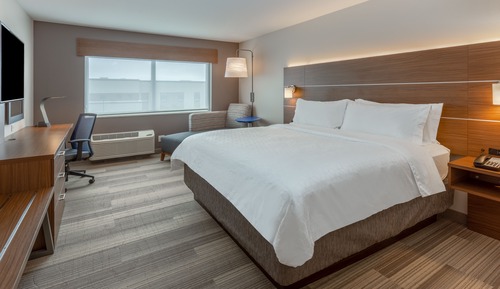 Room, 1 King Bed, Accessible (Roll-In Shower)