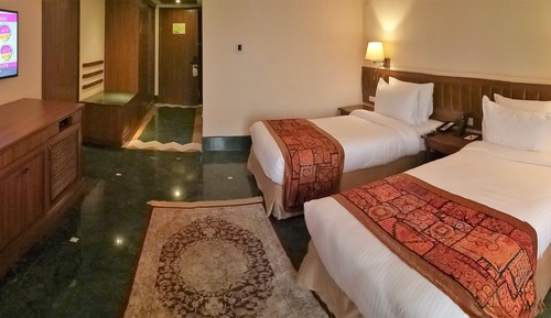 Executive King Room with Bathtub