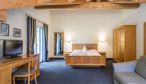 Panoramic Room