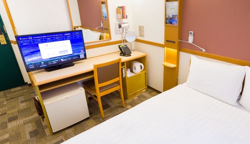 Economy Room, Smoking
