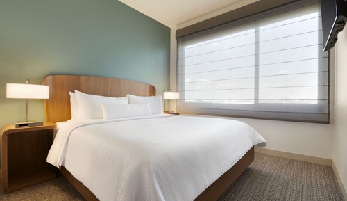Suite, 1 Bedroom (Mobility/Hearing Access, Transf Shwr)