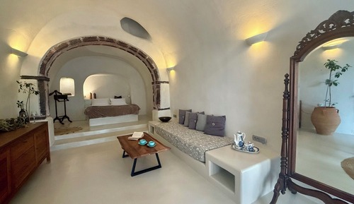 Superior Cave House with Plunge Pool and Sew View