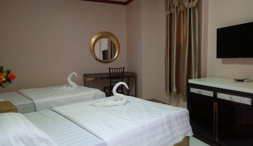 Twin Deluxe Room