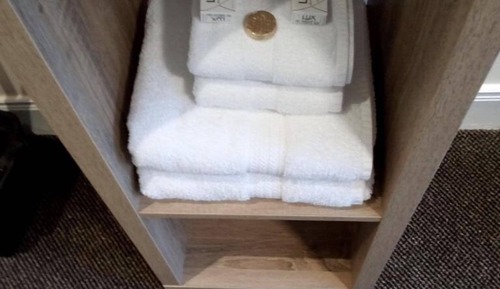 Basic Single Room, Ensuite