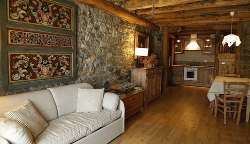 Nido del Picchio, for 8 people (Via Moneana di Clavais, 5 Ovaro)