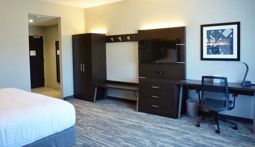 Standard Room, 1 King Bed (Walk-in Shower)