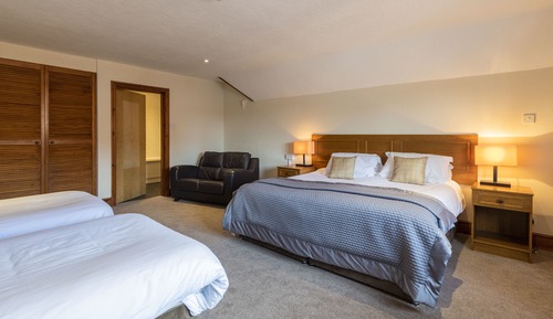 Family Room, Multiple Beds