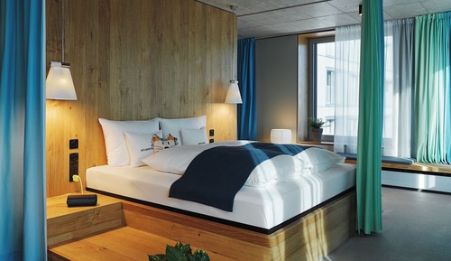 Plaza Suite