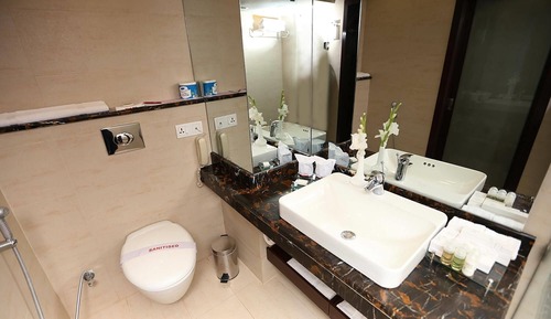 Executive Suite, 1 King Bed, Smoking