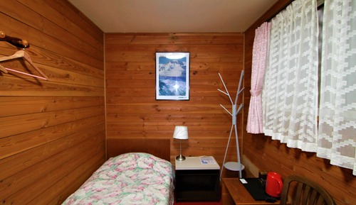 Single Room with Shared Bath Room