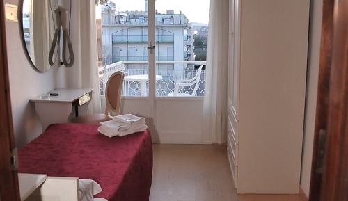 Single Room, Balcony