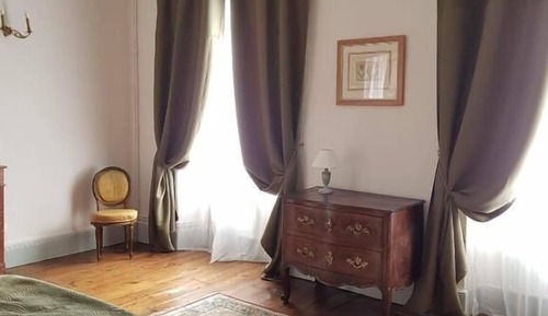 Comfort Room, City View