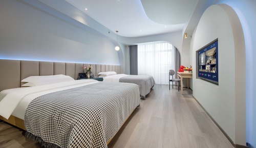 Comfort Twin Room, City View