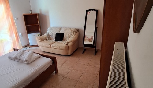 Economy Room, Balcony, Courtyard View