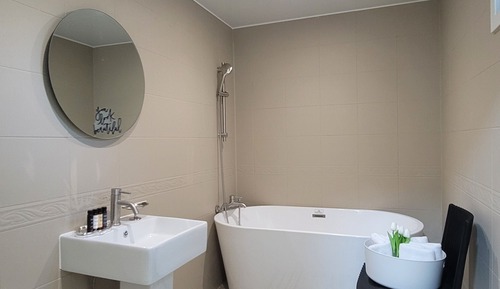 Deluxe Twin Room, Multiple Beds, Non Smoking, Air conditioning