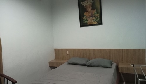 Deluxe Studio