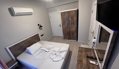 Economy Double Room Single Use, Balcony, Partial Sea View