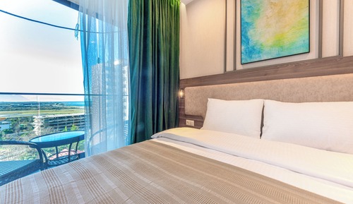 Premium Apartment, Balcony, City View