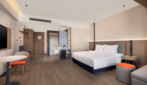 Standard Room, 1 King Bed (Extra Floor Space)