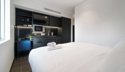 Studio Suite, City View