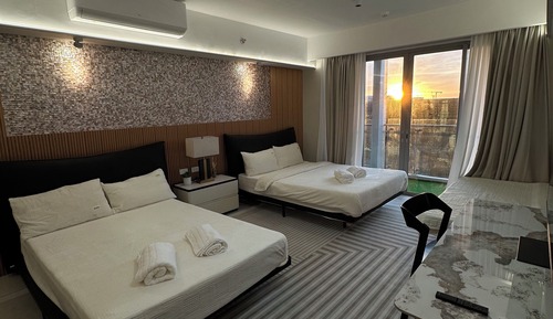 Luxury Condo, Balcony, City View