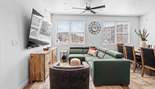 Condo, Multiple Beds, Kitchen (Easy Escape)