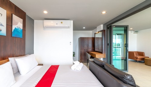 Deluxe Suite, 1 King Bed, Sea View