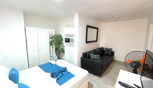 Studio, Beachside