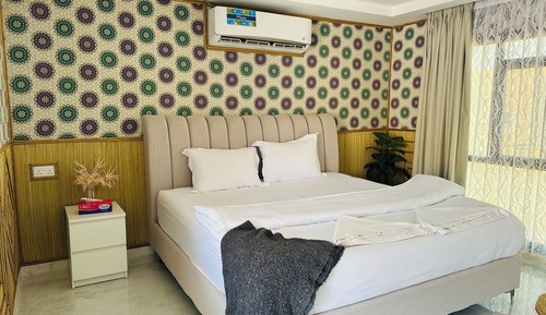 Deluxe Double Room, Balcony, Desert View