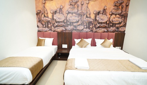 Luxury Triple Room, Balcony, City View