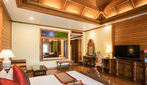 Luxury Room (King bed with Jacuzzi and Balcony)