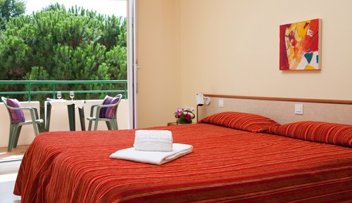 Room, Connecting Rooms