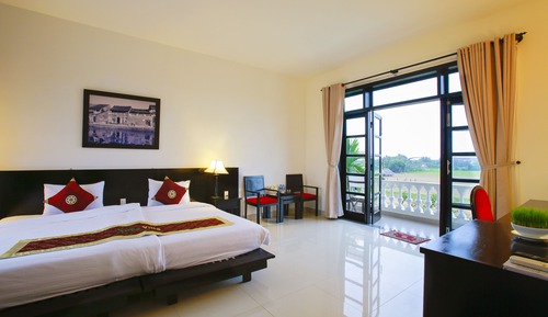 Deluxe Room, Pool View