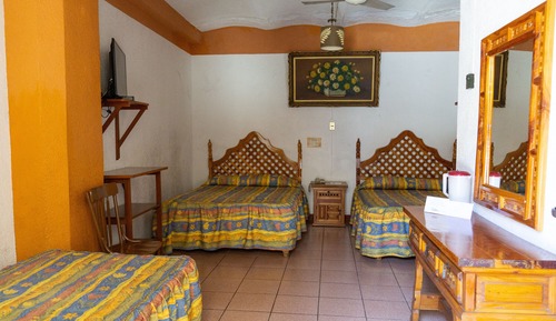 Triple Room, Multiple Beds