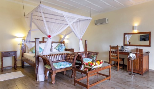 Superior Room, Partial Sea View