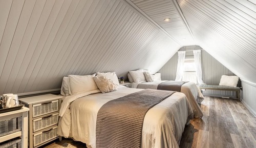 Loft, 2 Queen Beds, Private Bathroom