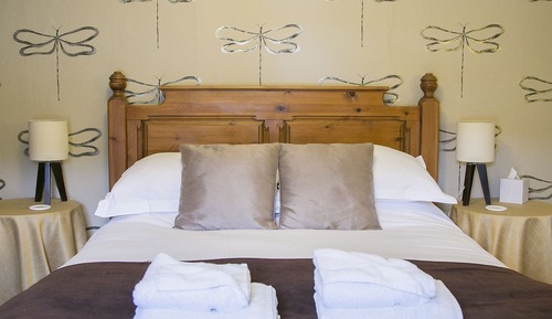 Principal double room 7, bath