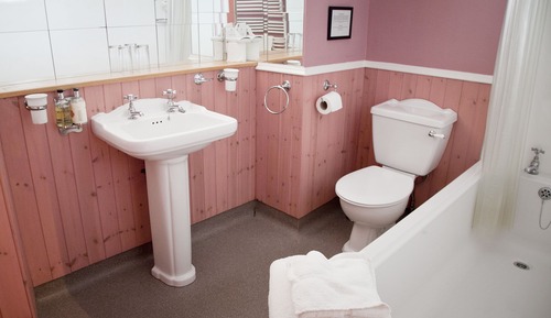 Superior double room 1, bath/shower