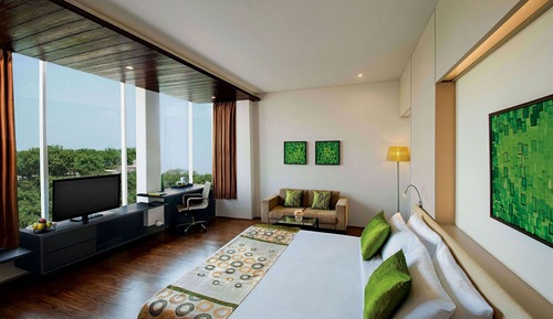 PREMIER ROOM