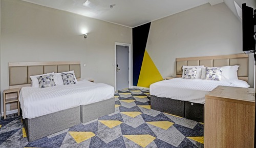 Standard Room, 2 Double Beds (Family)