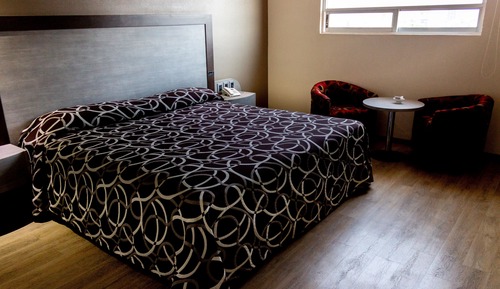 Standard Room, 1 King Bed