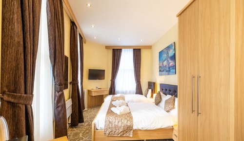 Deluxe Triple Room