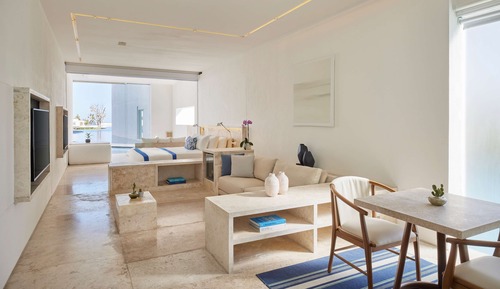 Junior Suite (Relaxation Pool)